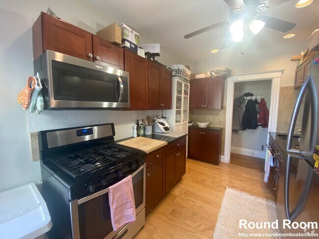 Building Photo - 1746 Commonwealth Ave Unit 5 Rental