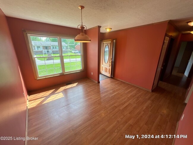 Photo - 230 S Circlecrest Dr