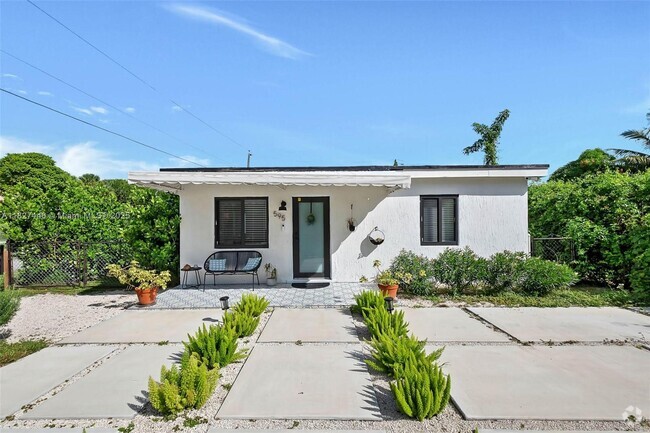 Building Photo - 595 NW 101st St Rental