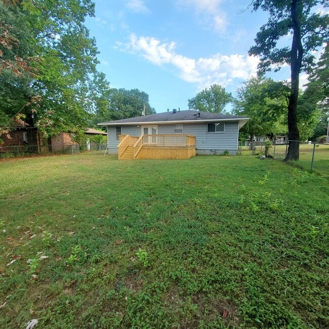 Photo - 702 Wildwood Ave