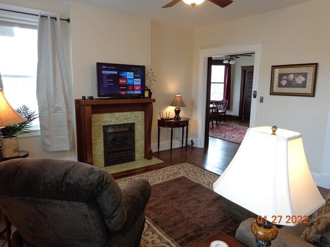Decorative FP. View to DR - 3003 Junietta Ave Unit 3003