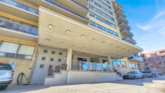 Photo - 2500 Bathurst Street Apartments