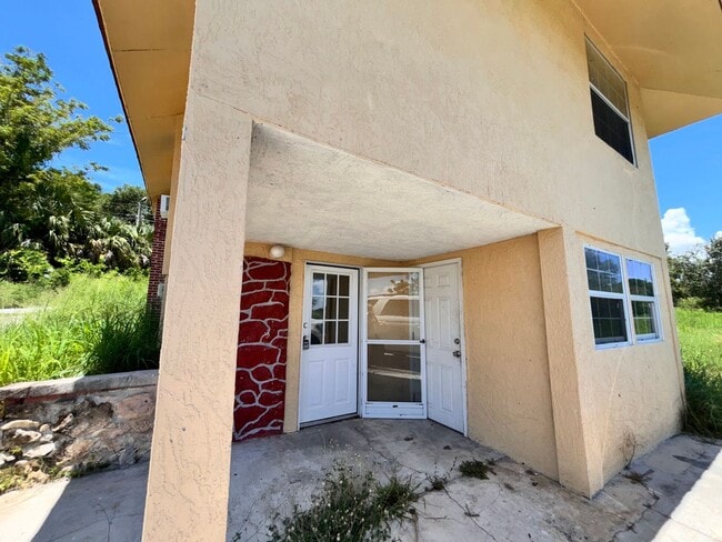 1/1 Upper Duplex Available - 1/1 Upper Duplex Available Apartment Unit A