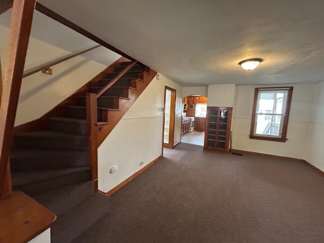 Family/Dining room - 2226 Lincoln St Unit 1