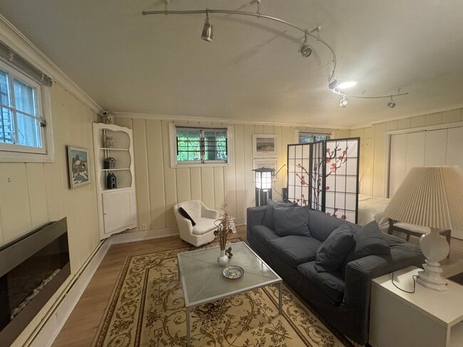 Photo - 3801 Calvert St NW Casa
