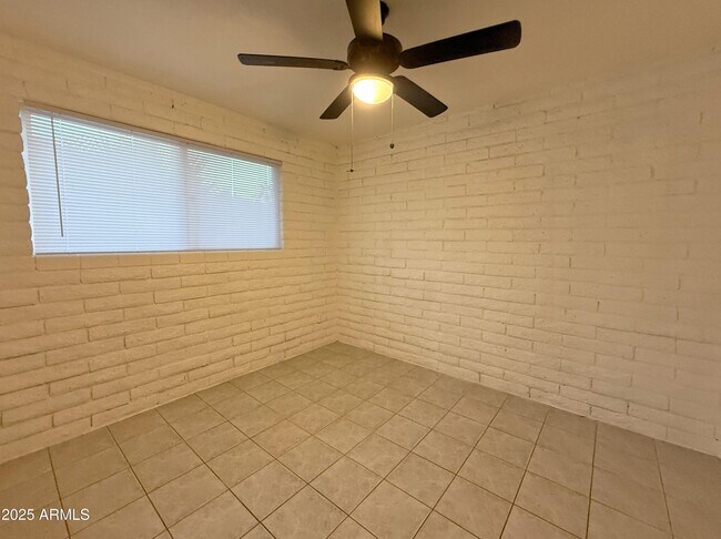 Photo - 3125 N 66th St Unidad 2