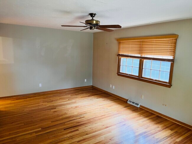 Photo - 11117 Jackson St