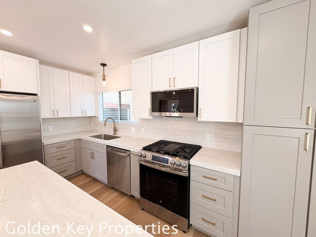 Photo - Welcome to your dream home in South Oceanside! Unidad A