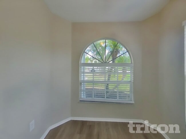 1216 Cressford Pl