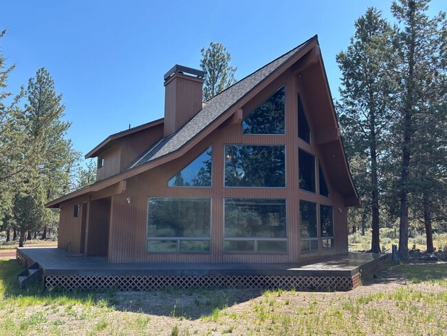 2 Story Home on 12 Acres of Land!! - 2 Story Home on 12 Acres of Land!!