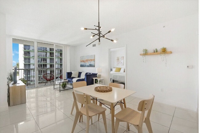 Photo - 1750 N Bayshore Dr Unidad SI ID1424251P