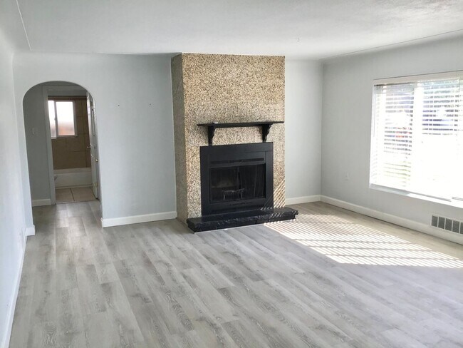 Photo - 921 Xavier St