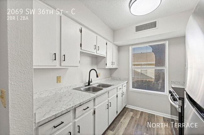 Photo - 2069 SW 36th St