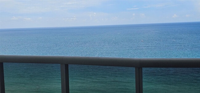 Building Photo - 15901 Collins Ave Unit 2104