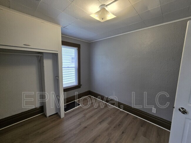 Photo - 716 Fowler St