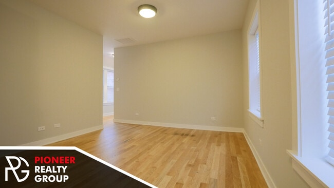 Photo - 2211 W Eastwood Ave Unit 3