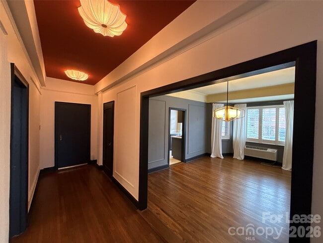 Photo - 301 W 10th St Unidad 106