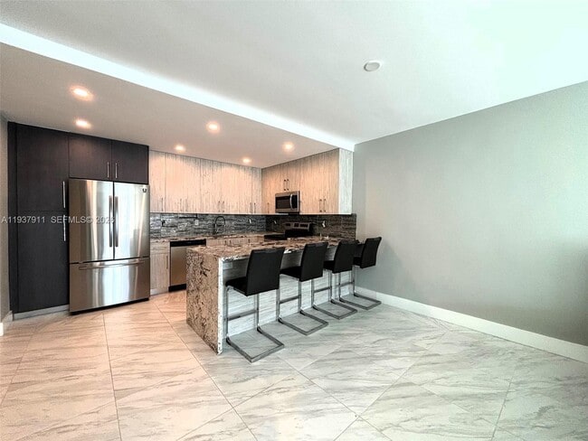 Photo - 19380 Collins Ave Unit 914