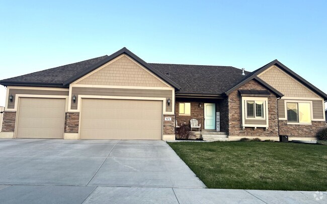 Building Photo - Beautiful 6 Bedroom Home in West Jordan!