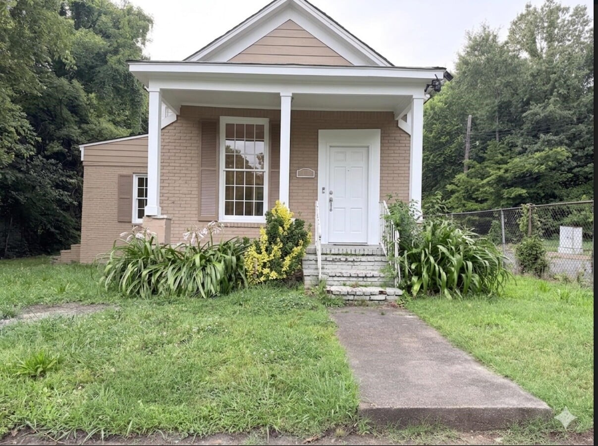 Photo - 795 Alma St