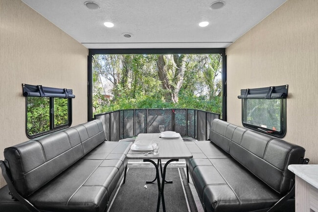 Photo - 2014 Newman St Unit ID1094228P