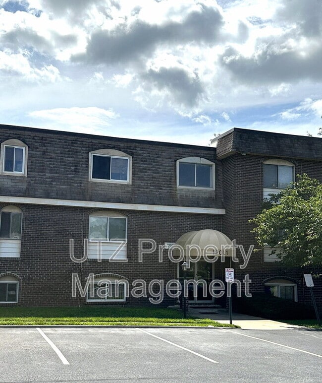 Building Photo - 12001 Tarragon Rd Unit A Rental