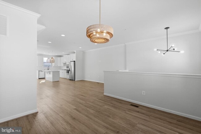 Photo - 257 Redpoll Alley