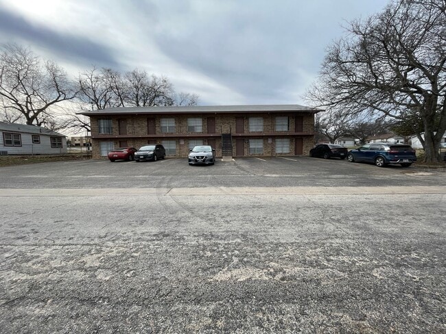 Building Photo - 201 W Lincoln Ave Rental