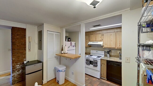 Photo - 111 Gainsborough St Unit 005