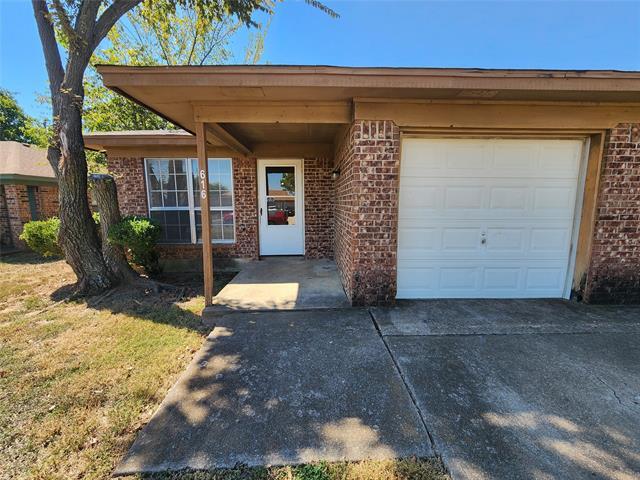Photo - 315 N Burleson Blvd