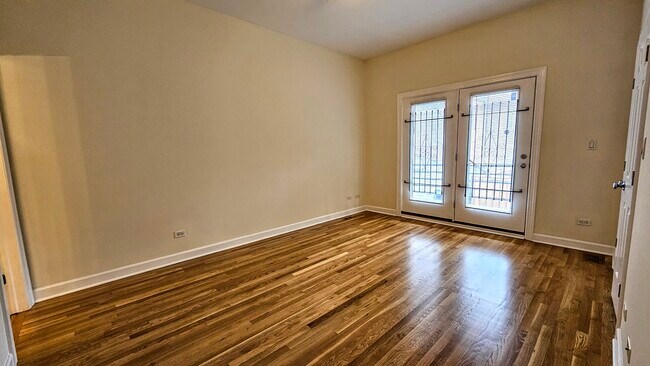 Photo - 509 N Hartland Ct Unit 01