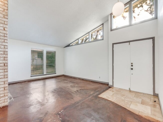 Photo - 12411 La Lira St