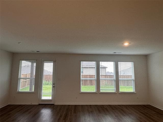 Photo - 663 Saxony Dr