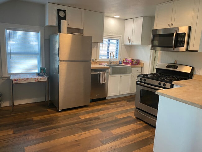 Photo - 1901 Lombard Ave Unit C