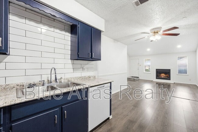 Photo - 916 Hilltop Dr
