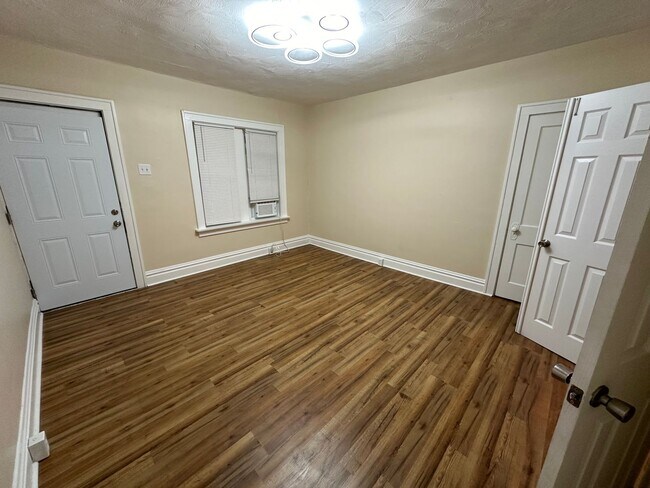 Photo - 3859 Alberta St Unit 3859 - 1Fl