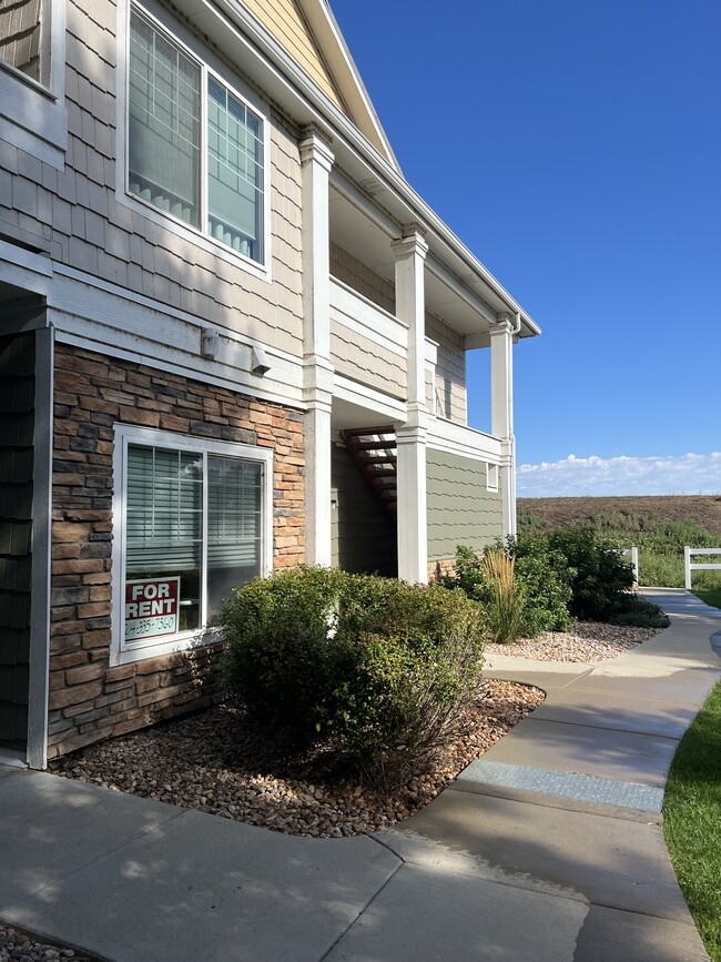 Building Photo - 4925 Hahns Peak Dr Unit 104