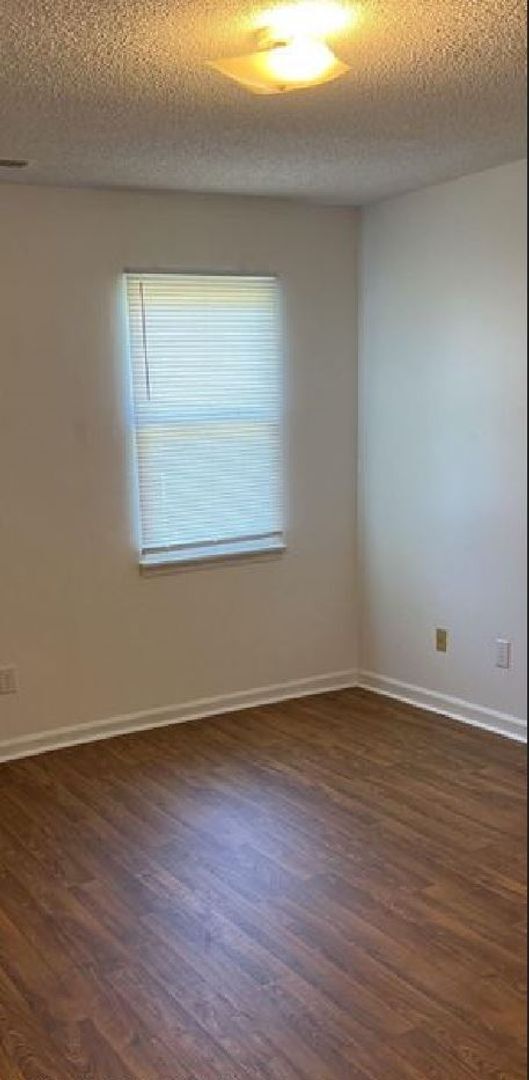 Cozy 2 Bedroom Duplex1700 Wine Press Ct. Rental House Rental in