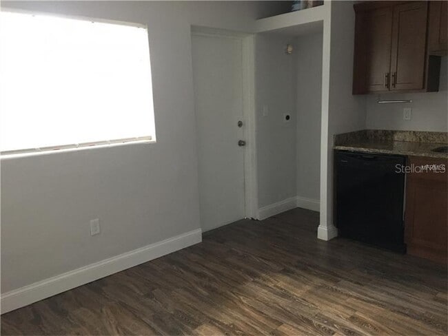 Photo - 508 Varsity St