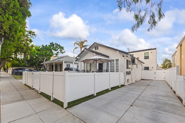 Building Photo - 1327 23rd St Rental