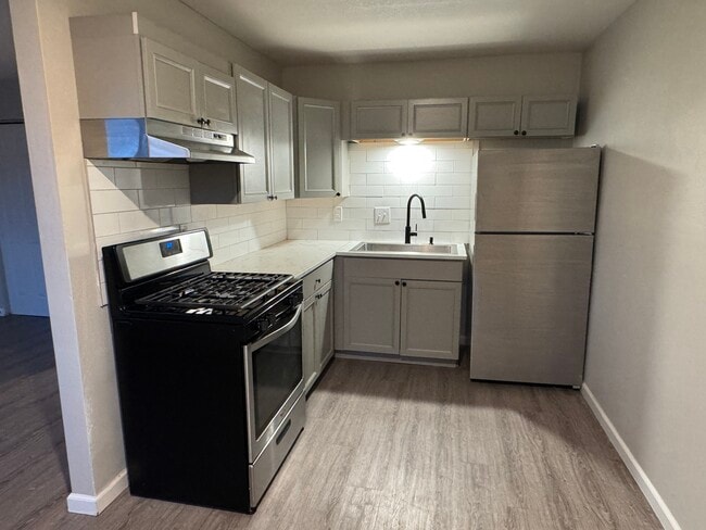 Photo - 3240 Heatherton Dr