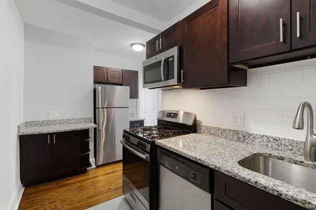 Photo - 1611 W Juneway Ter