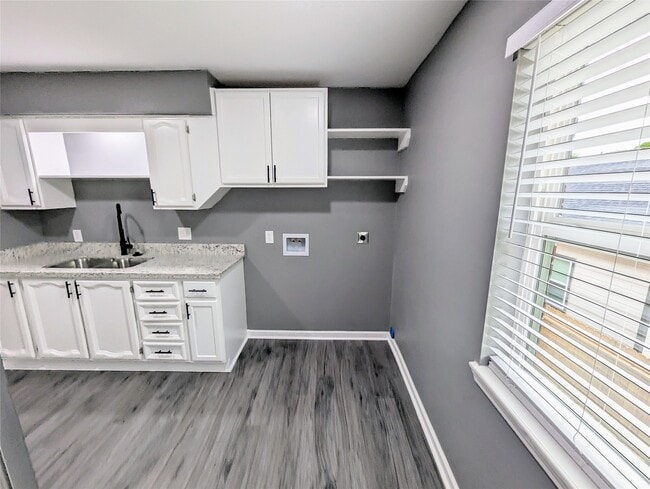 Photo - 2015 Rosalee St Unit 4