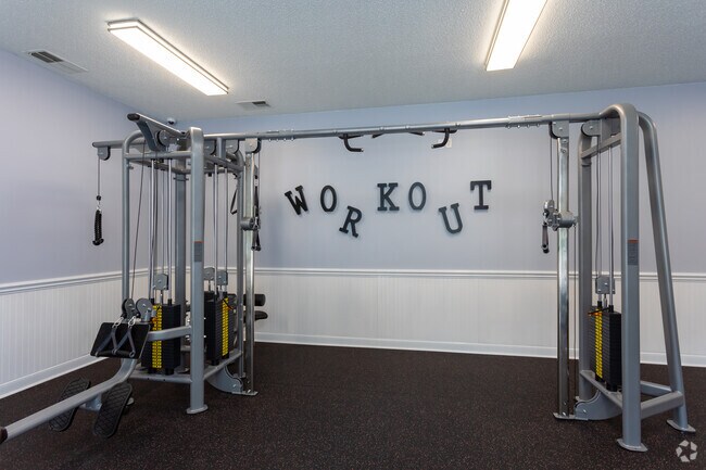 gimnasio abierto las 24 horas - Branson Creek Commons