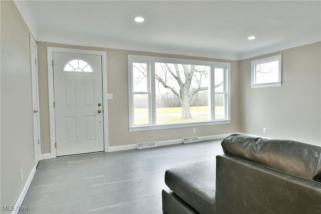 Photo - 9190 Warren Painsville