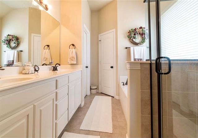 Photo - 908 Lake Grove Dr