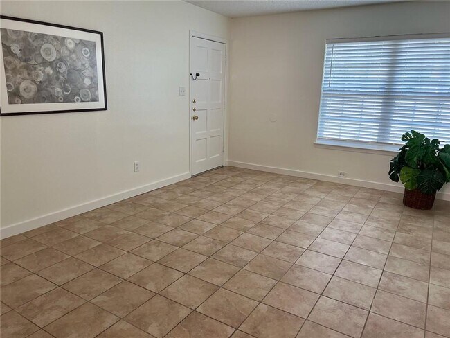 Photo - 314 W William Cannon Dr