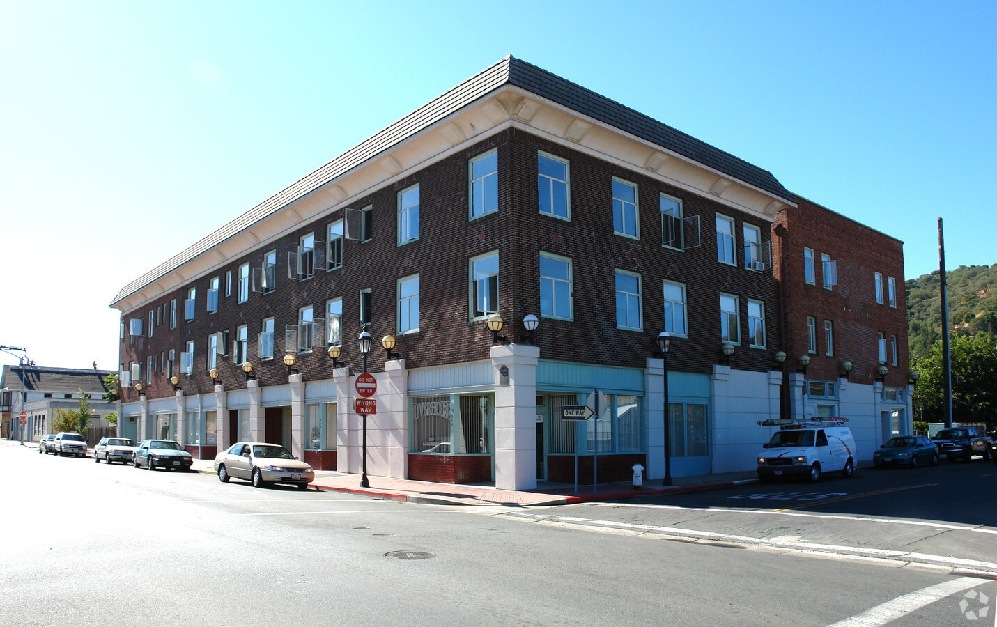 Riverhouse Hotel - Riverhouse Hotel