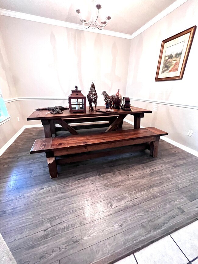 Photo - 422 Abbey Ln