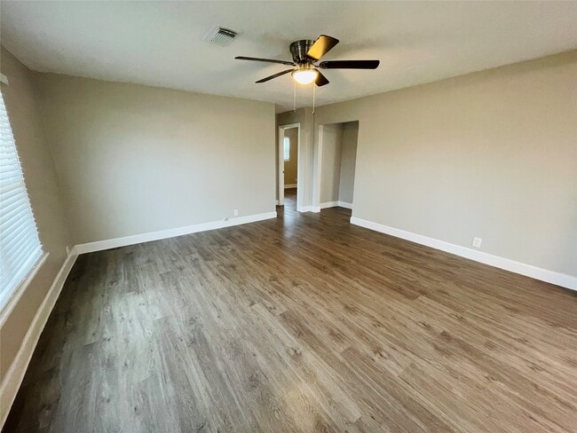 Photo - 431 N 6th St